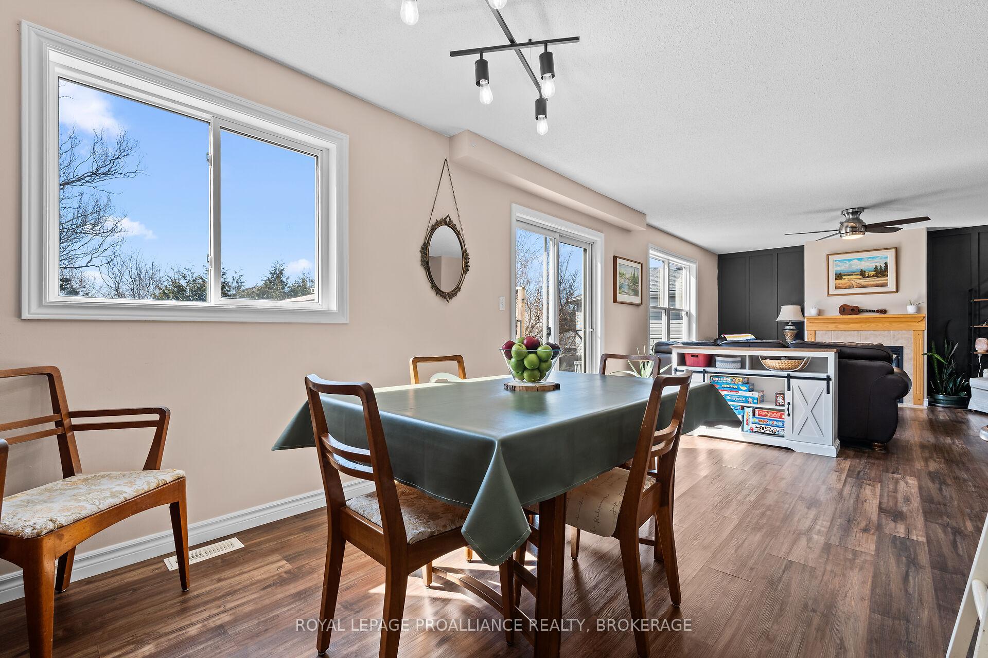 Photo 12 of 535 Freeman Crescent, Kingston, Kingston East (Incl Barret Crt) — HOMEH