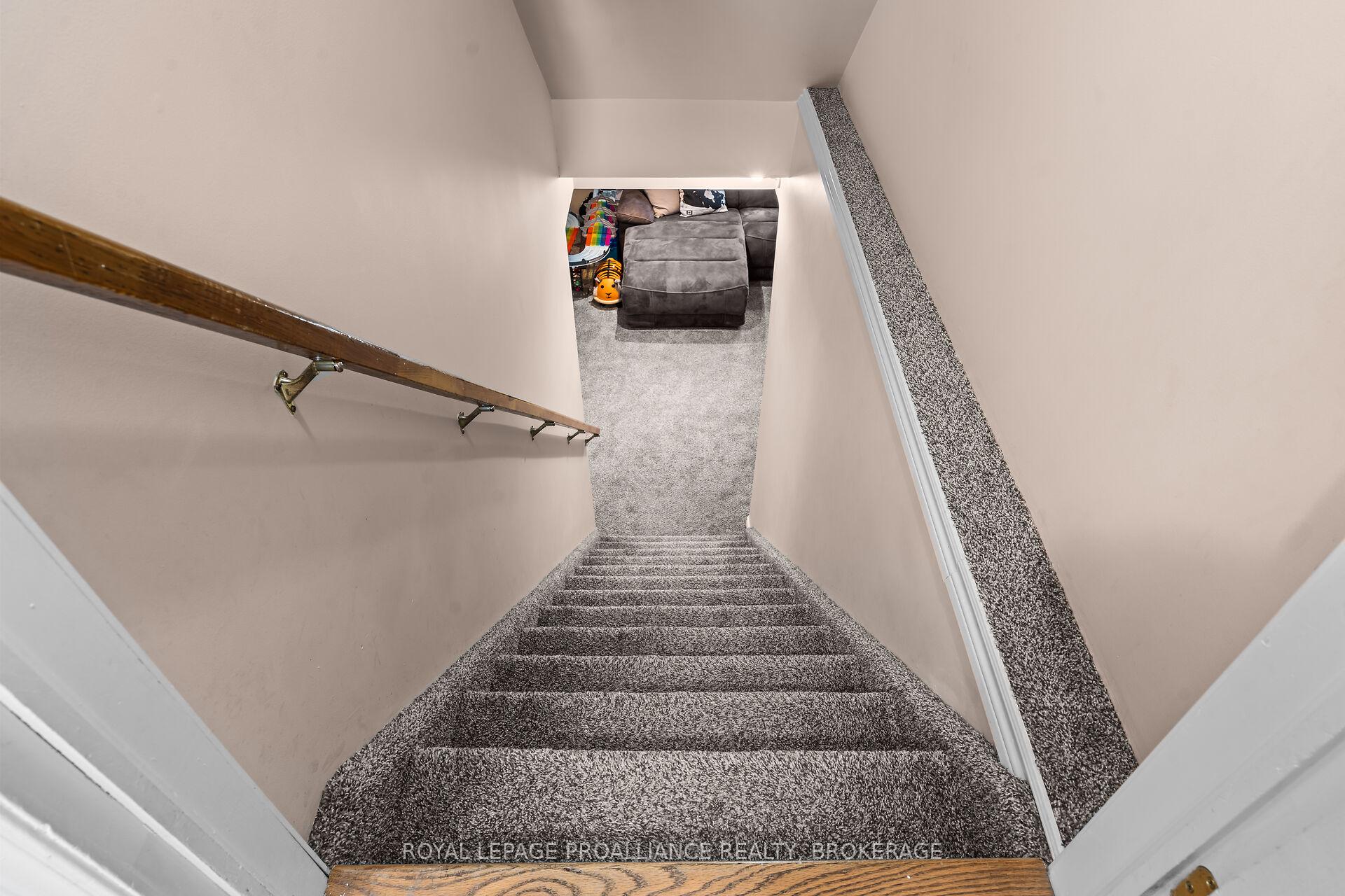 Photo 31 of 535 Freeman Crescent, Kingston, Kingston East (Incl Barret Crt) — HOMEH
