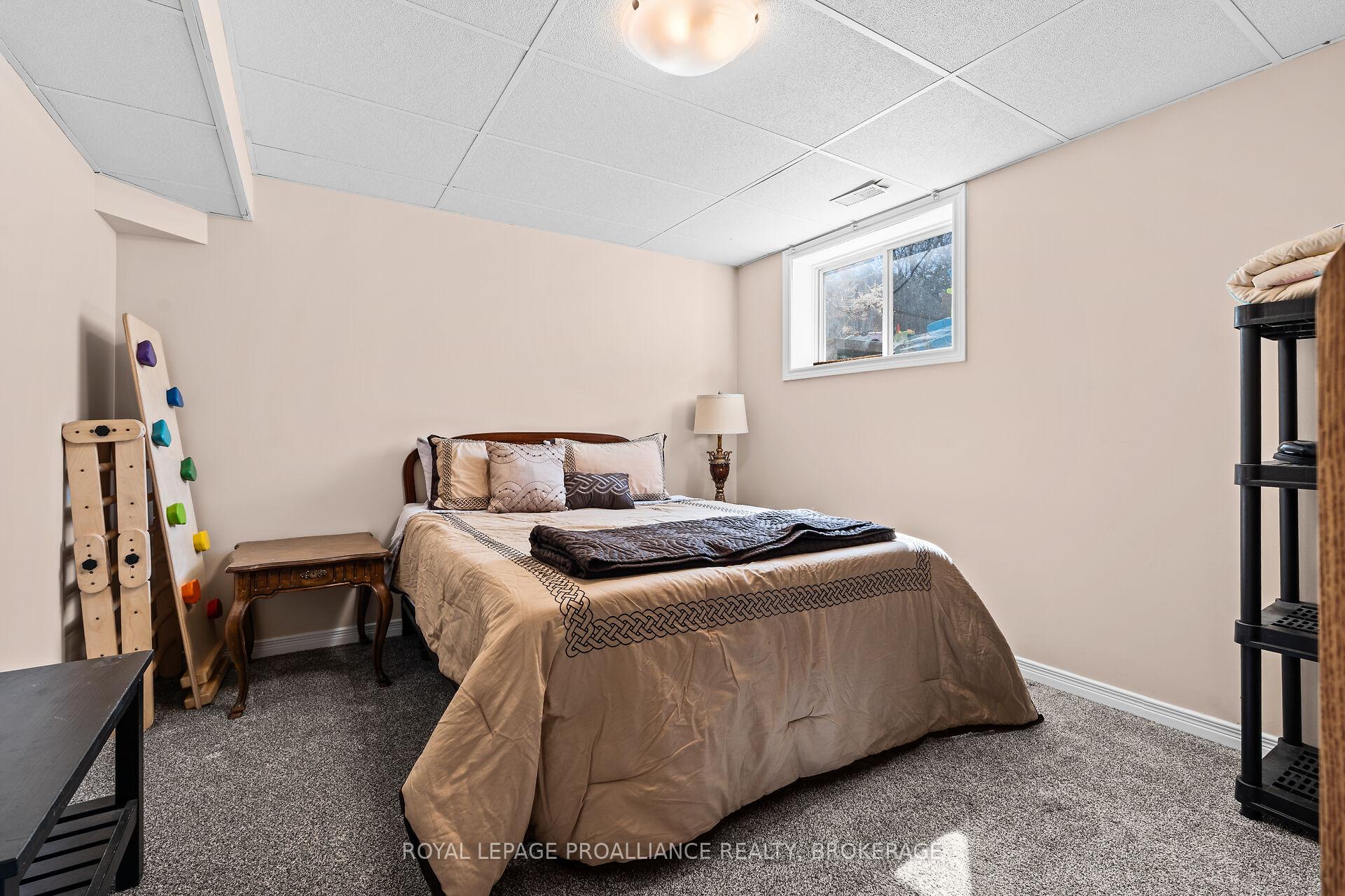 Photo 34 of 535 Freeman Crescent, Kingston, Kingston East (Incl Barret Crt) — HOMEH