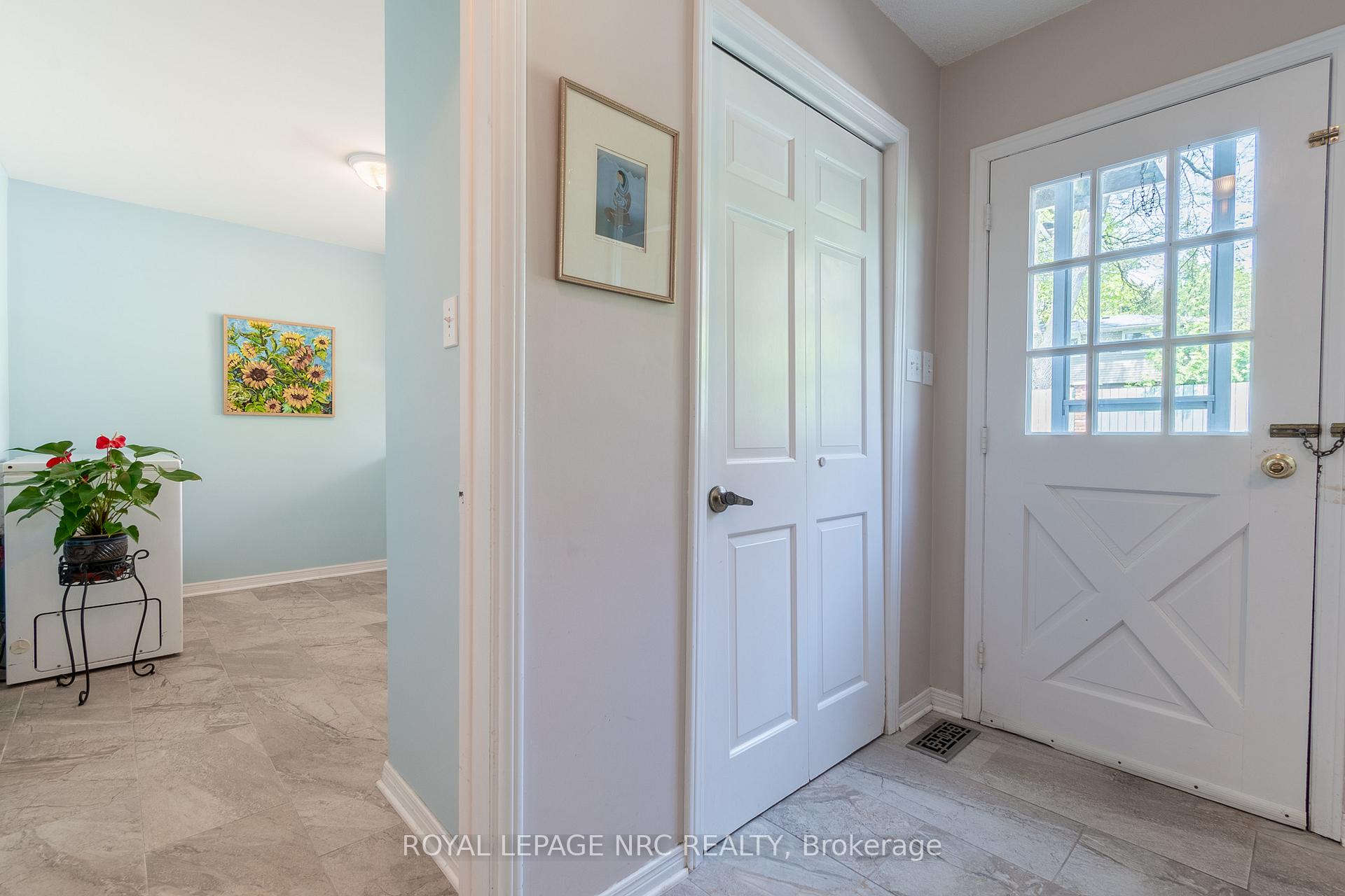 Photo 12 of 23 Longspur Circle, Pelham, Fonthill — HOMEH