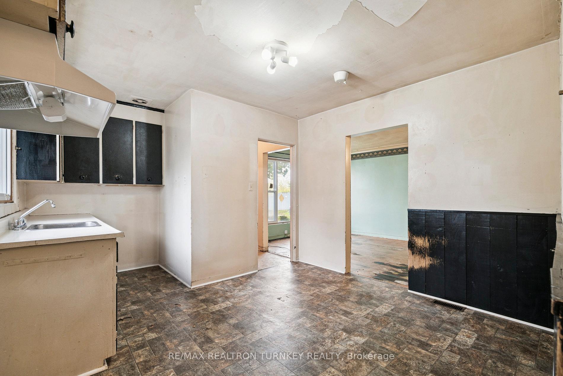 Photo 9 of 81 Rye Crescent, Newmarket, Bristol-London — HOMEH