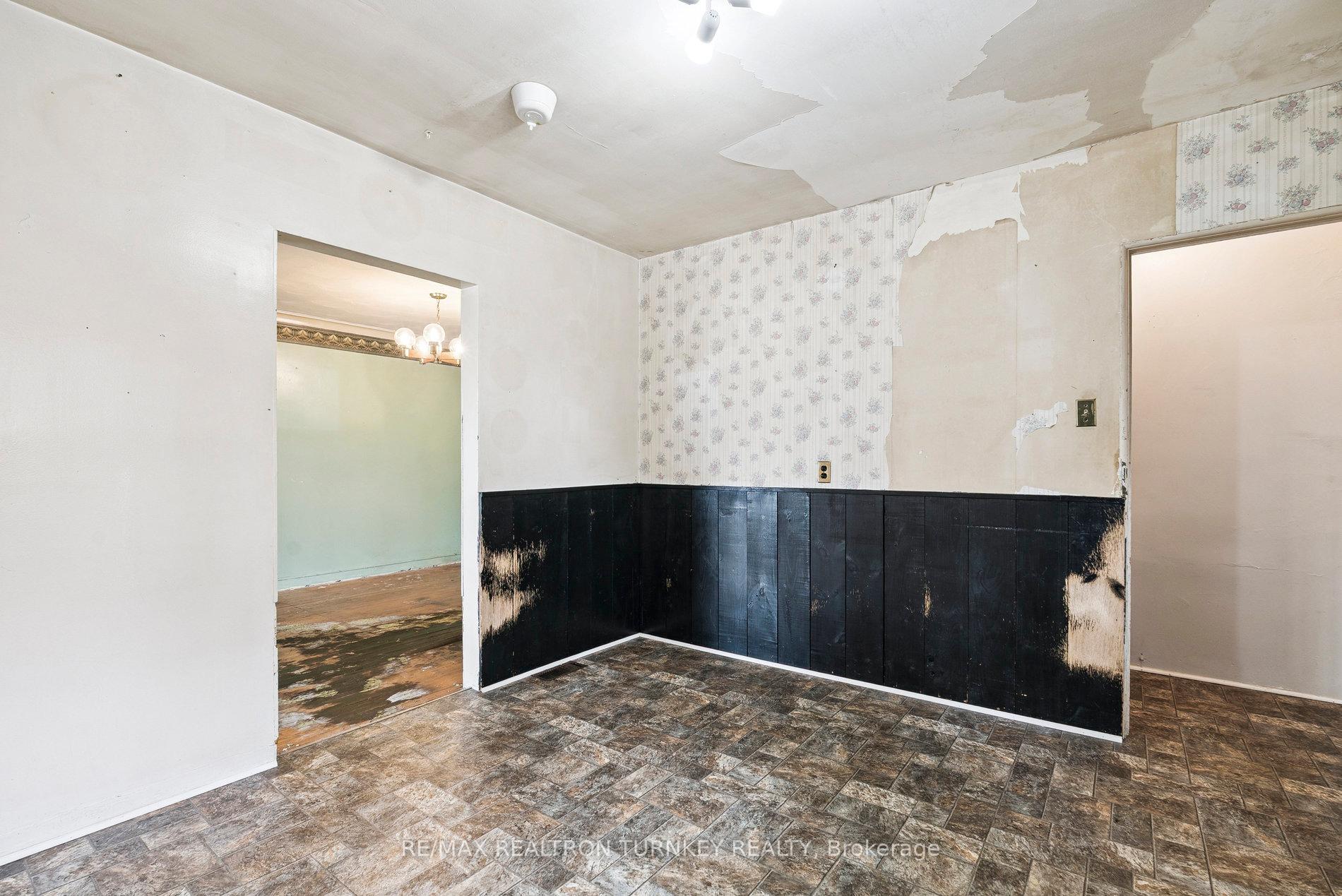 Photo 11 of 81 Rye Crescent, Newmarket, Bristol-London — HOMEH