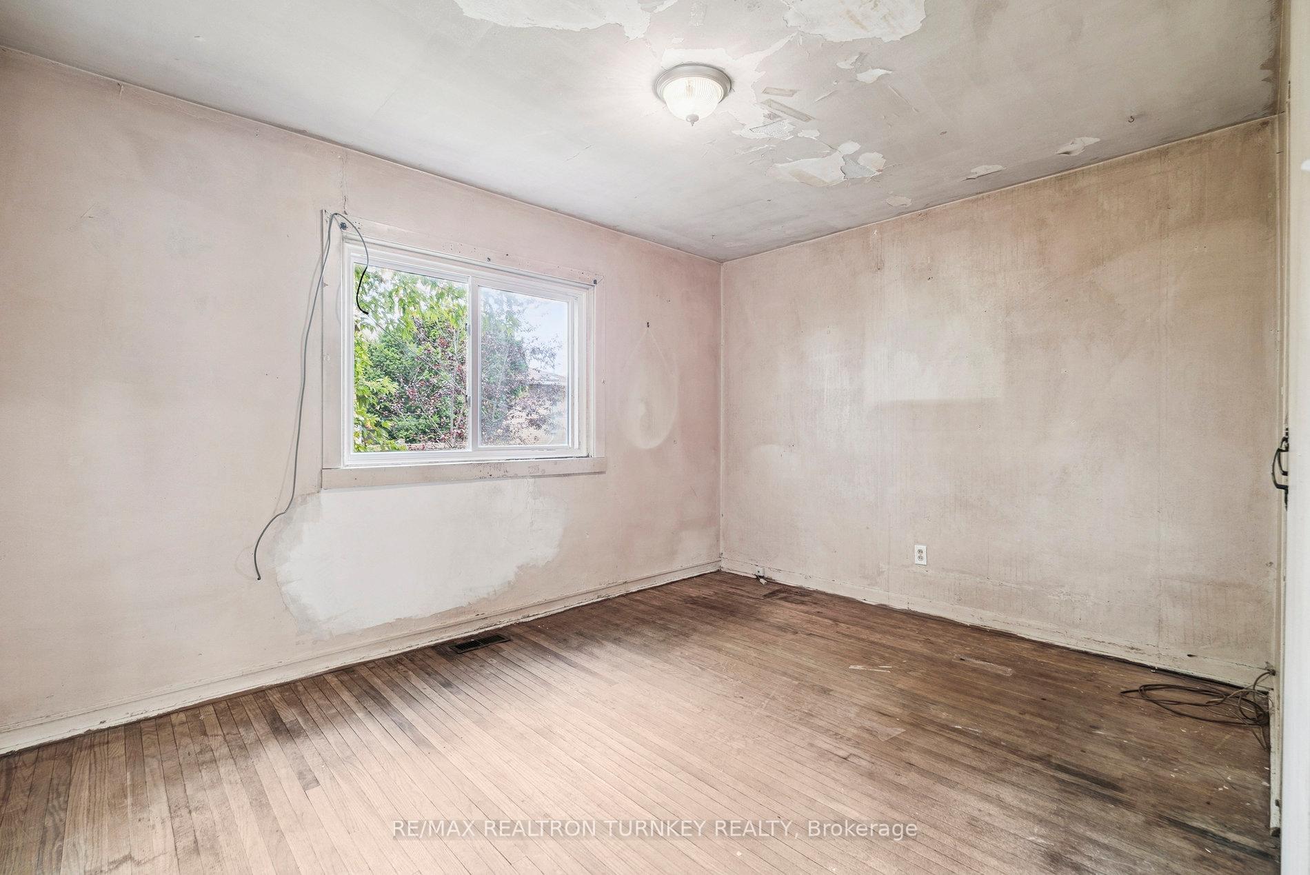 Photo 15 of 81 Rye Crescent, Newmarket, Bristol-London — HOMEH
