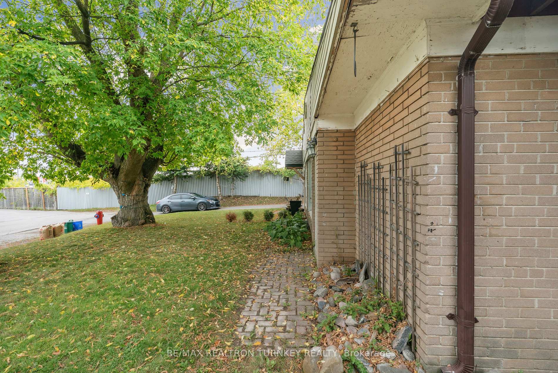 Photo 31 of 81 Rye Crescent, Newmarket, Bristol-London — HOMEH