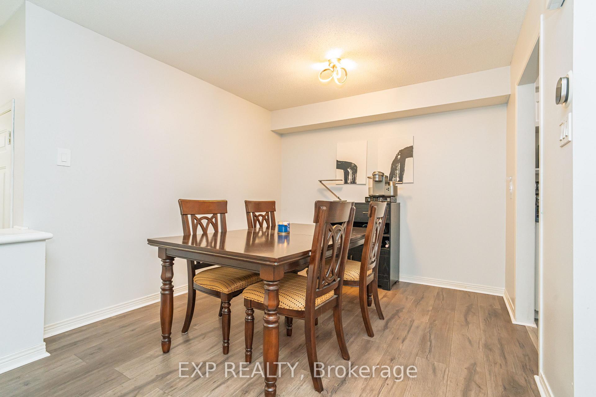 Photo 8 of 939 Markwick Crescent, Ottawa, Notting Hill/Summerside — HOMEH