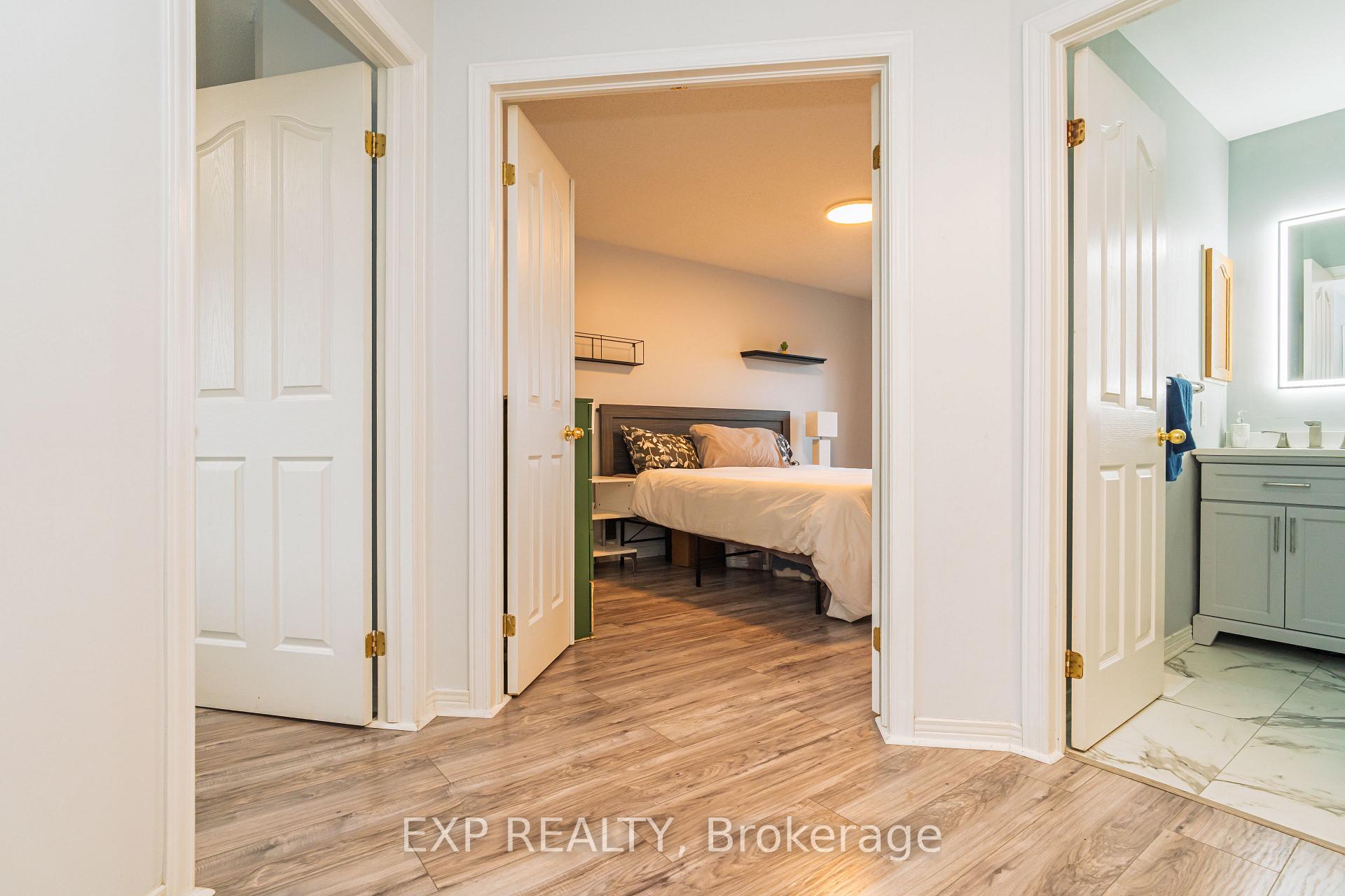 Photo 11 of 939 Markwick Crescent, Ottawa, Notting Hill/Summerside — HOMEH