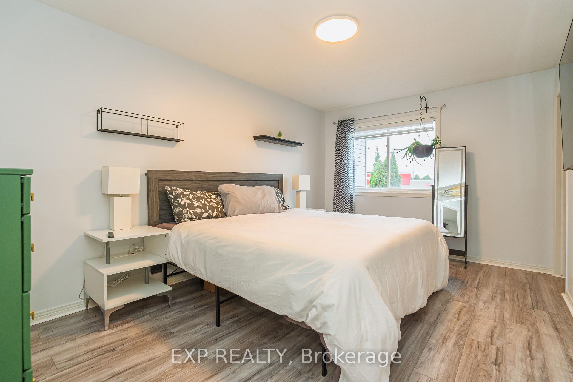 Photo 12 of 939 Markwick Crescent, Ottawa, Notting Hill/Summerside — HOMEH