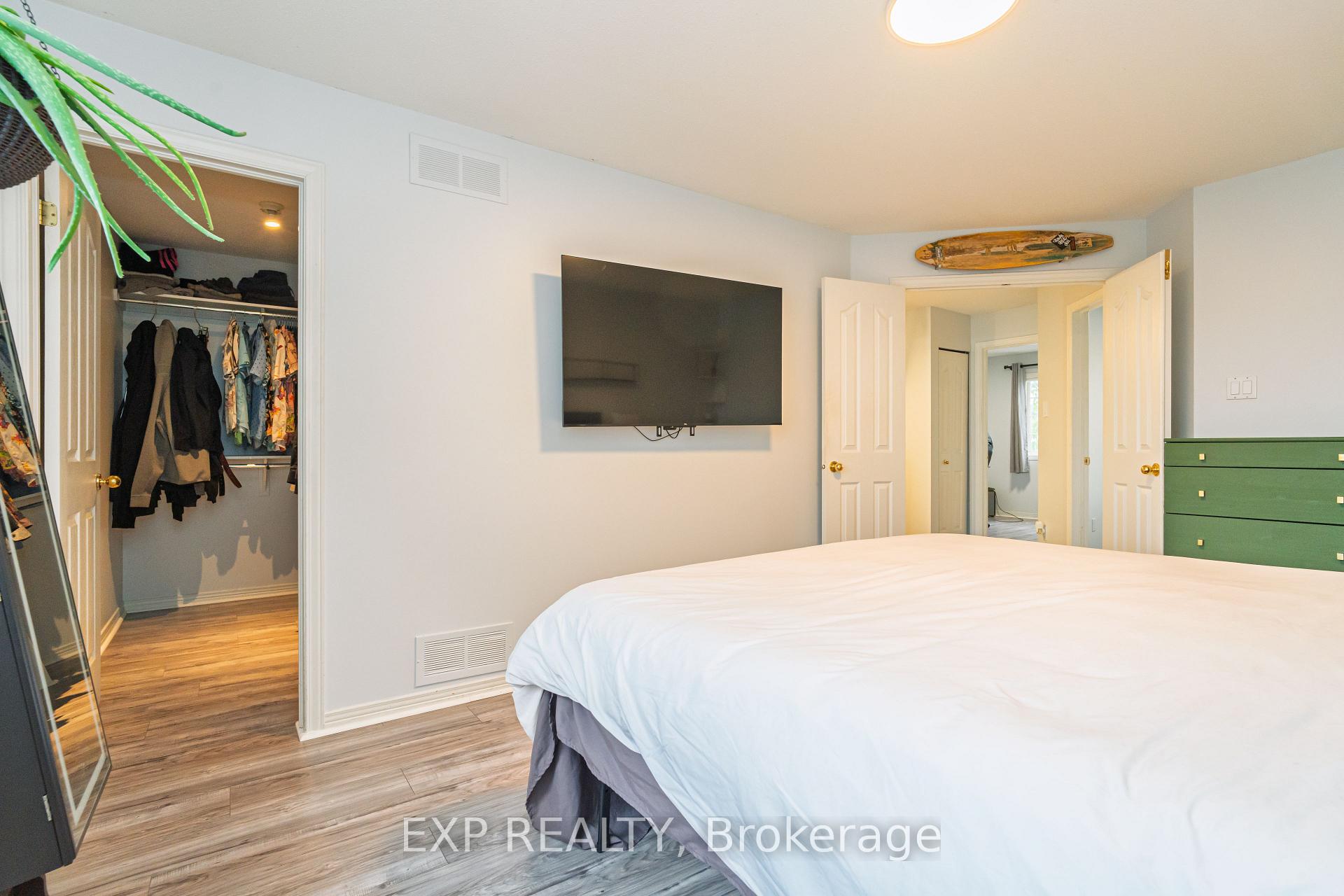 Photo 13 of 939 Markwick Crescent, Ottawa, Notting Hill/Summerside — HOMEH