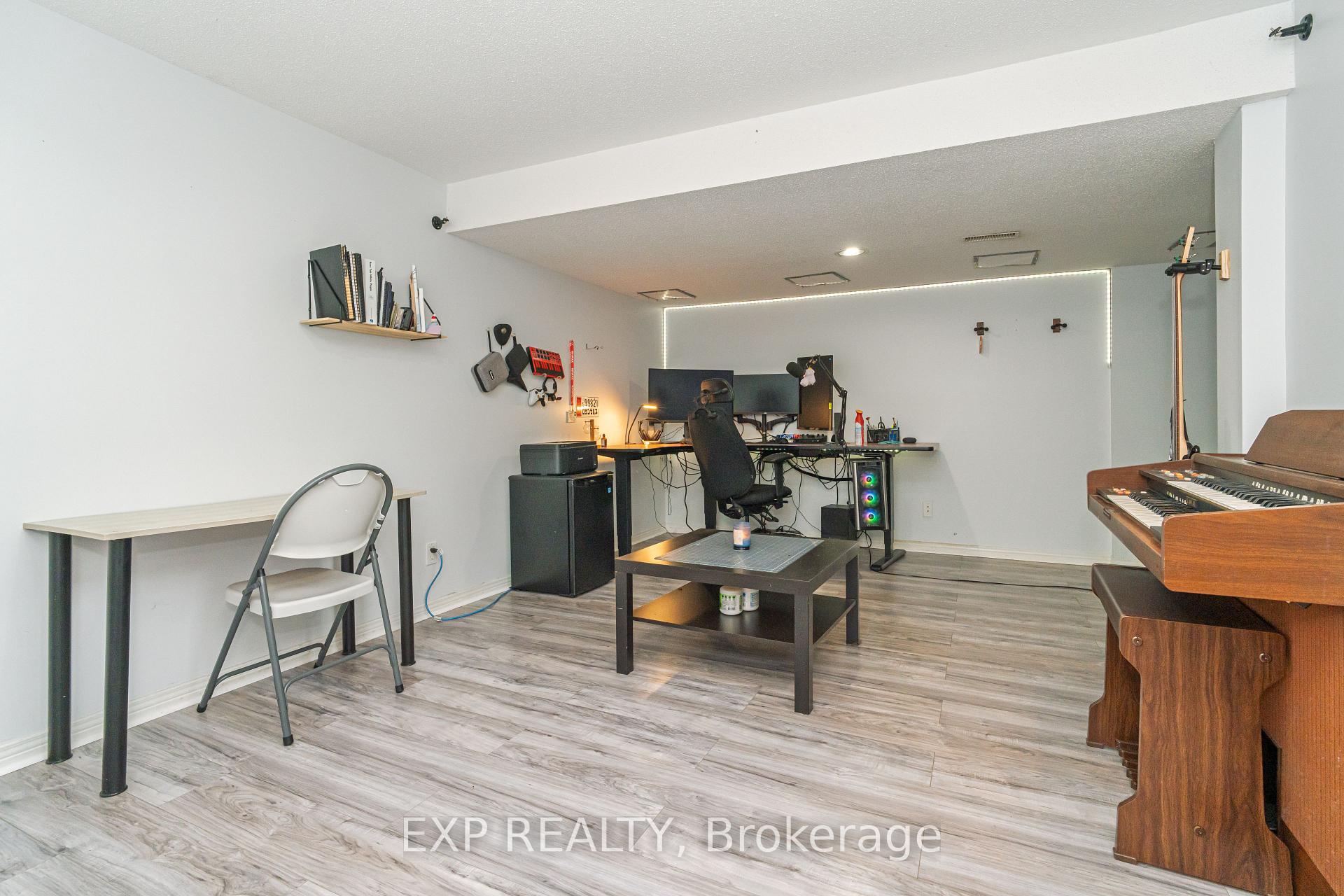Photo 20 of 939 Markwick Crescent, Ottawa, Notting Hill/Summerside — HOMEH