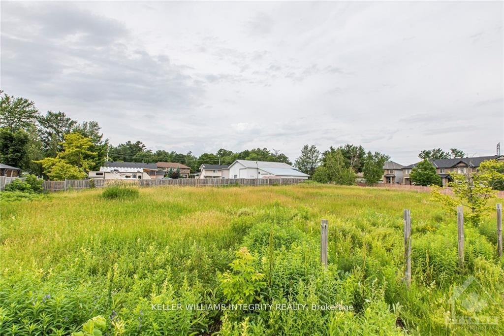 Photo 8 of 877 Contour Street, Ottawa, Mer Bleue/Bradley Estates/Anderson Park — HOMEH