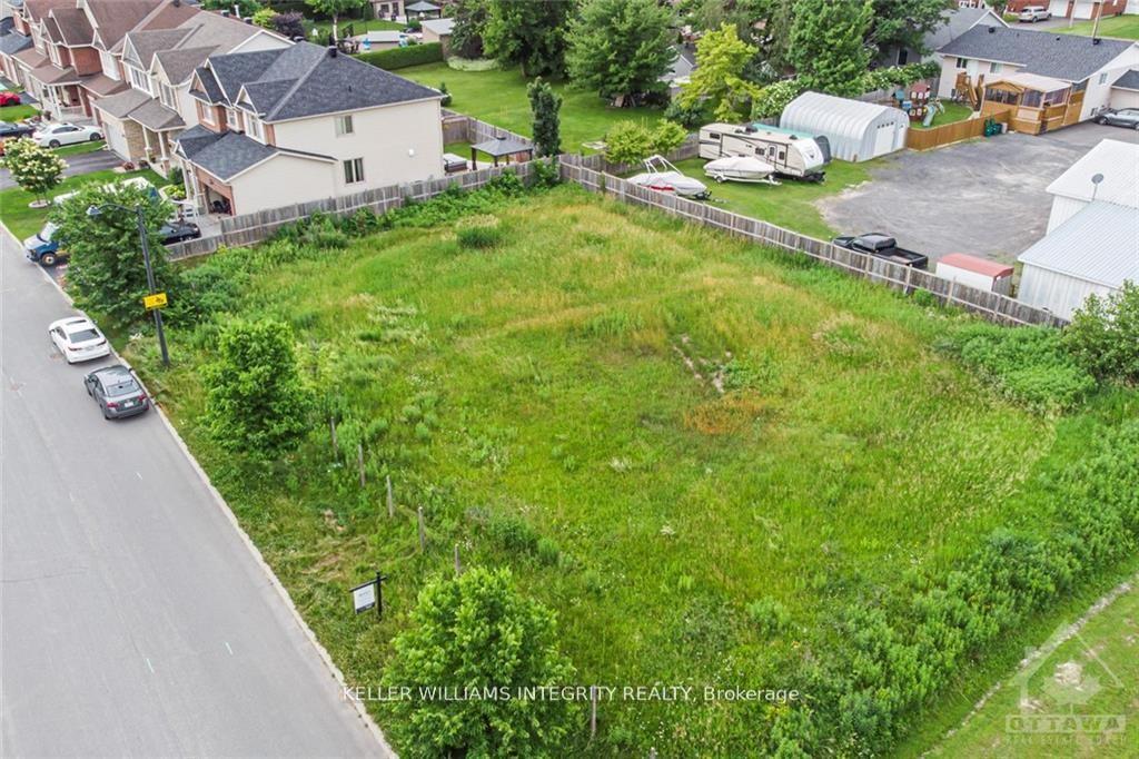 Photo 9 of 877 Contour Street, Ottawa, Mer Bleue/Bradley Estates/Anderson Park — HOMEH
