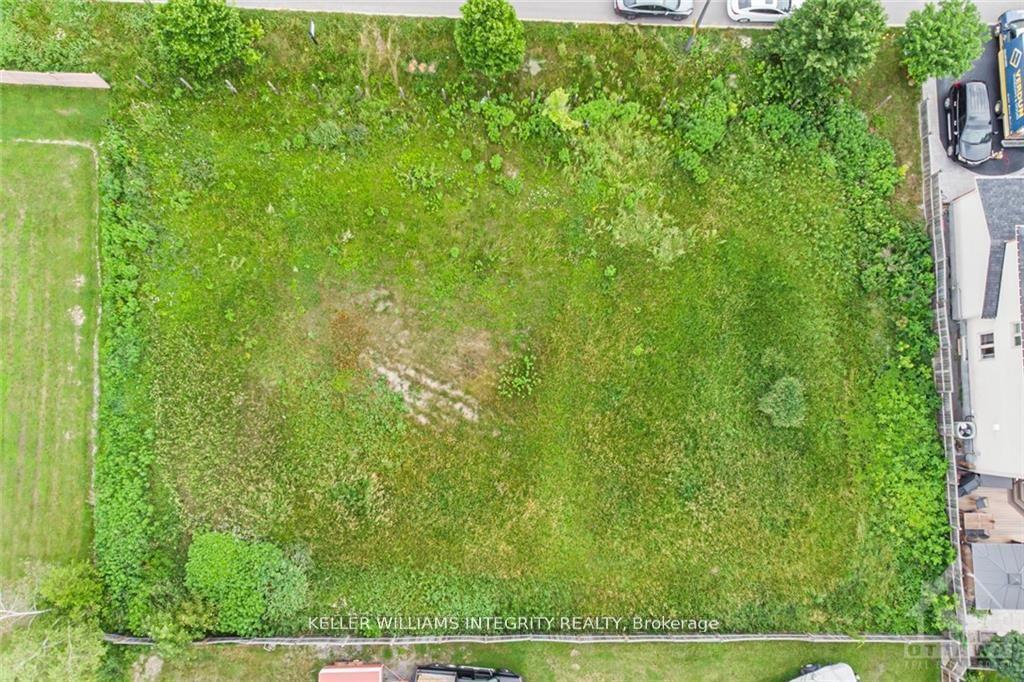 Photo 13 of 877 Contour Street, Ottawa, Mer Bleue/Bradley Estates/Anderson Park — HOMEH