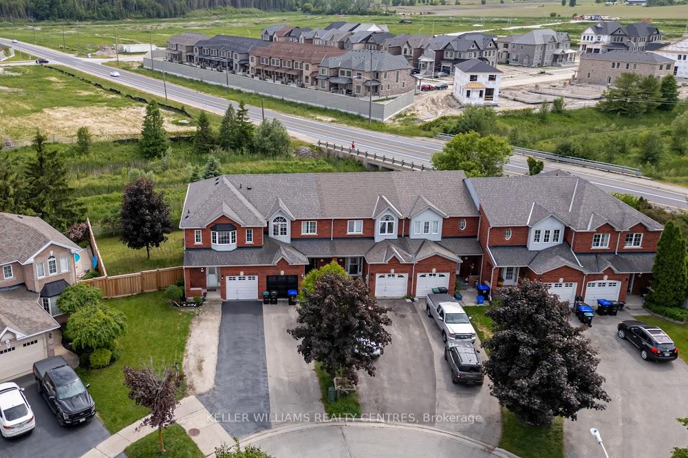 Photo 3 of 35 Smith Street, New Tecumseth, Alliston — HOMEH