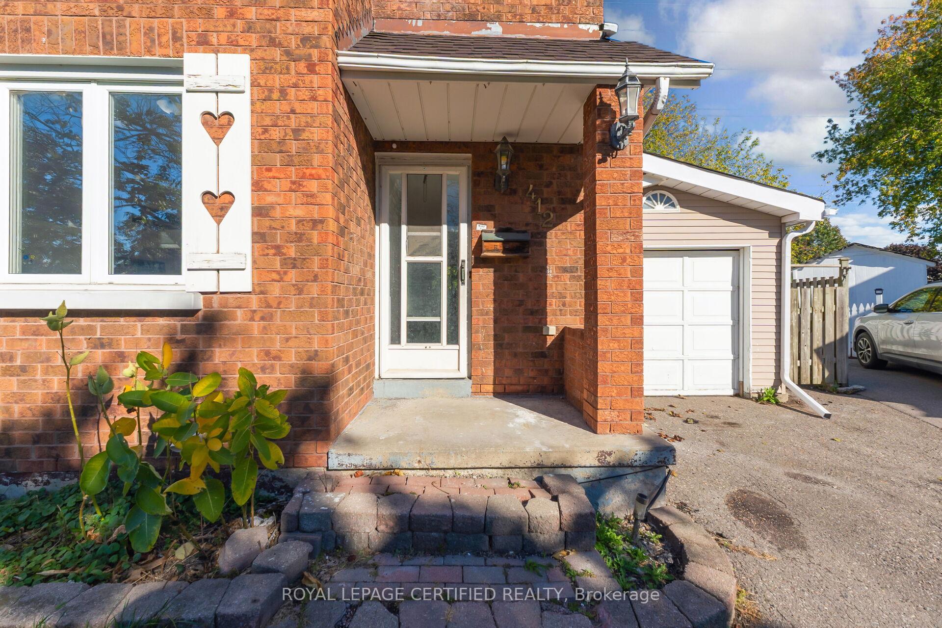 Photo 3 of 412 Pompano Court, Oshawa, Samac — HOMEH