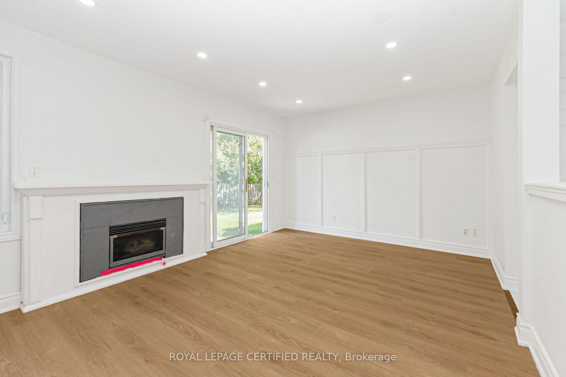 Photo 7 of 412 Pompano Court, Oshawa, Samac — HOMEH
