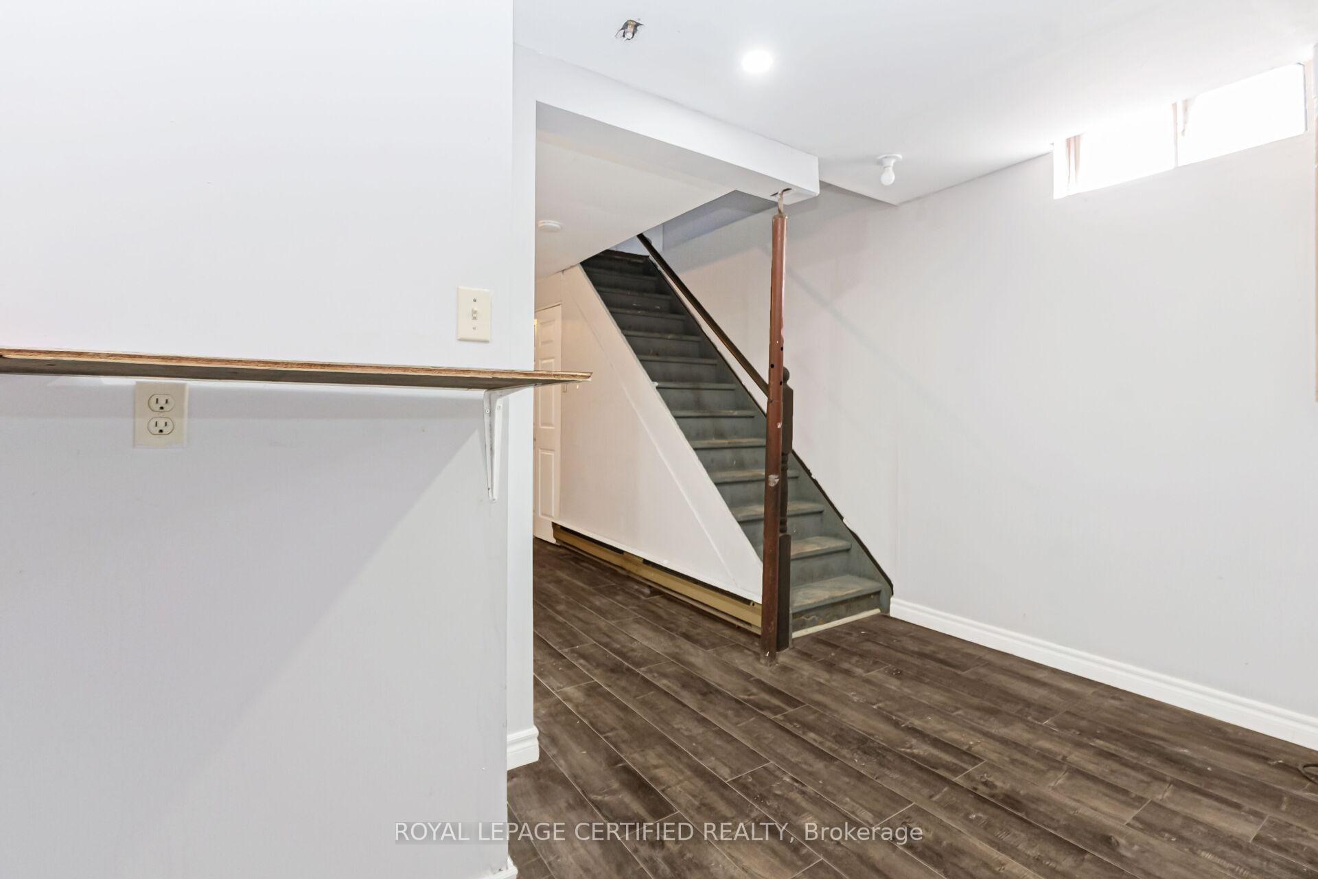 Photo 26 of 412 Pompano Court, Oshawa, Samac — HOMEH