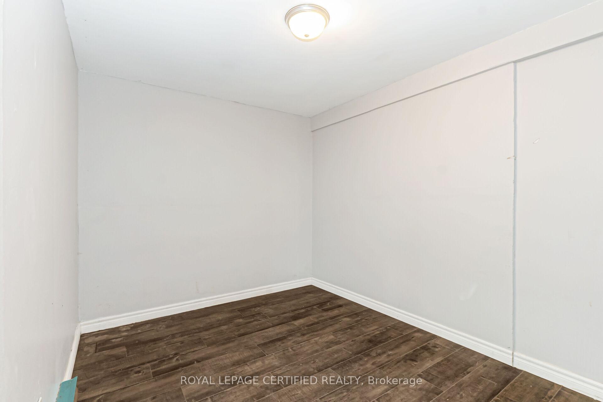Photo 29 of 412 Pompano Court, Oshawa, Samac — HOMEH
