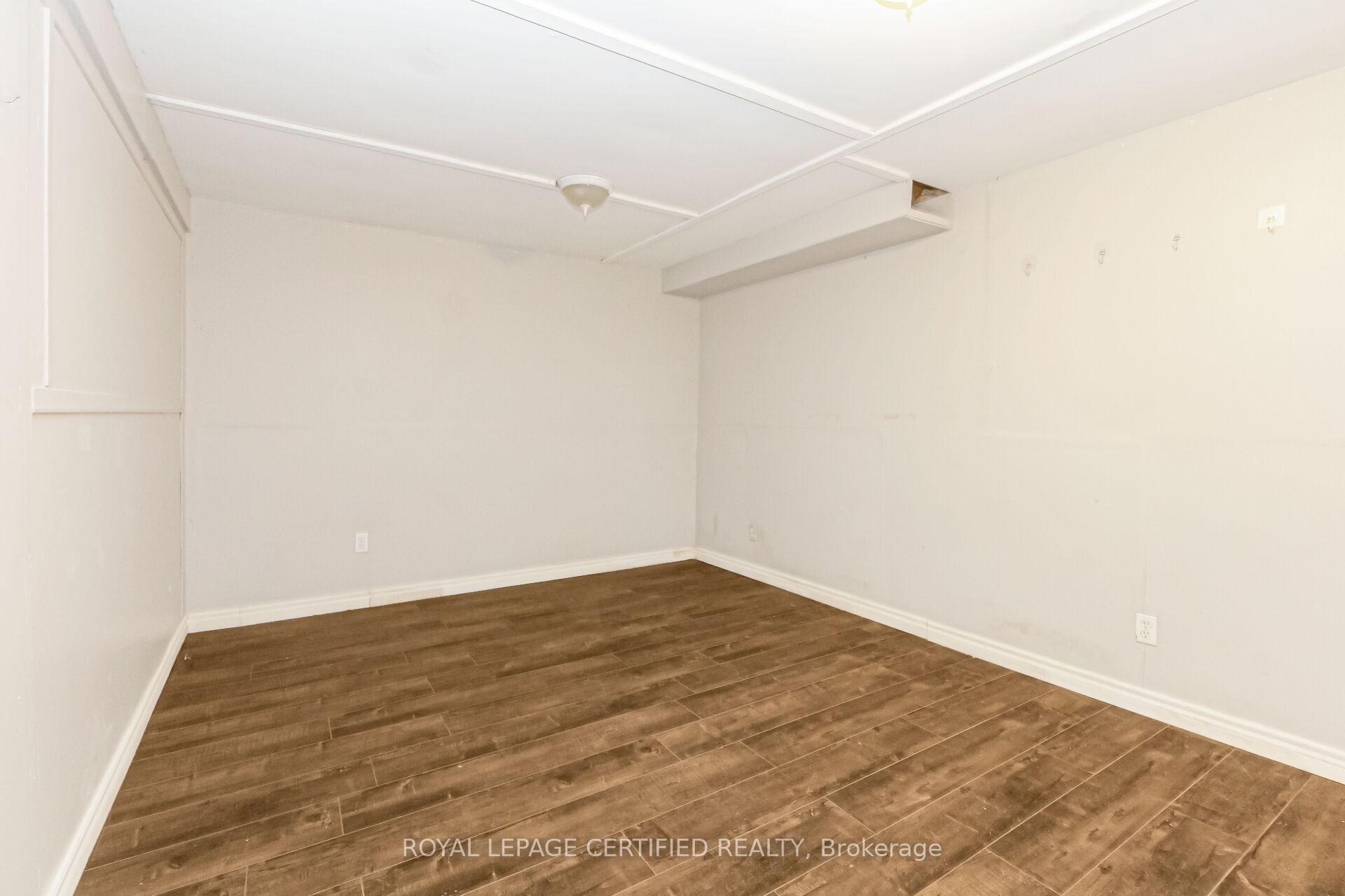 Photo 32 of 412 Pompano Court, Oshawa, Samac — HOMEH