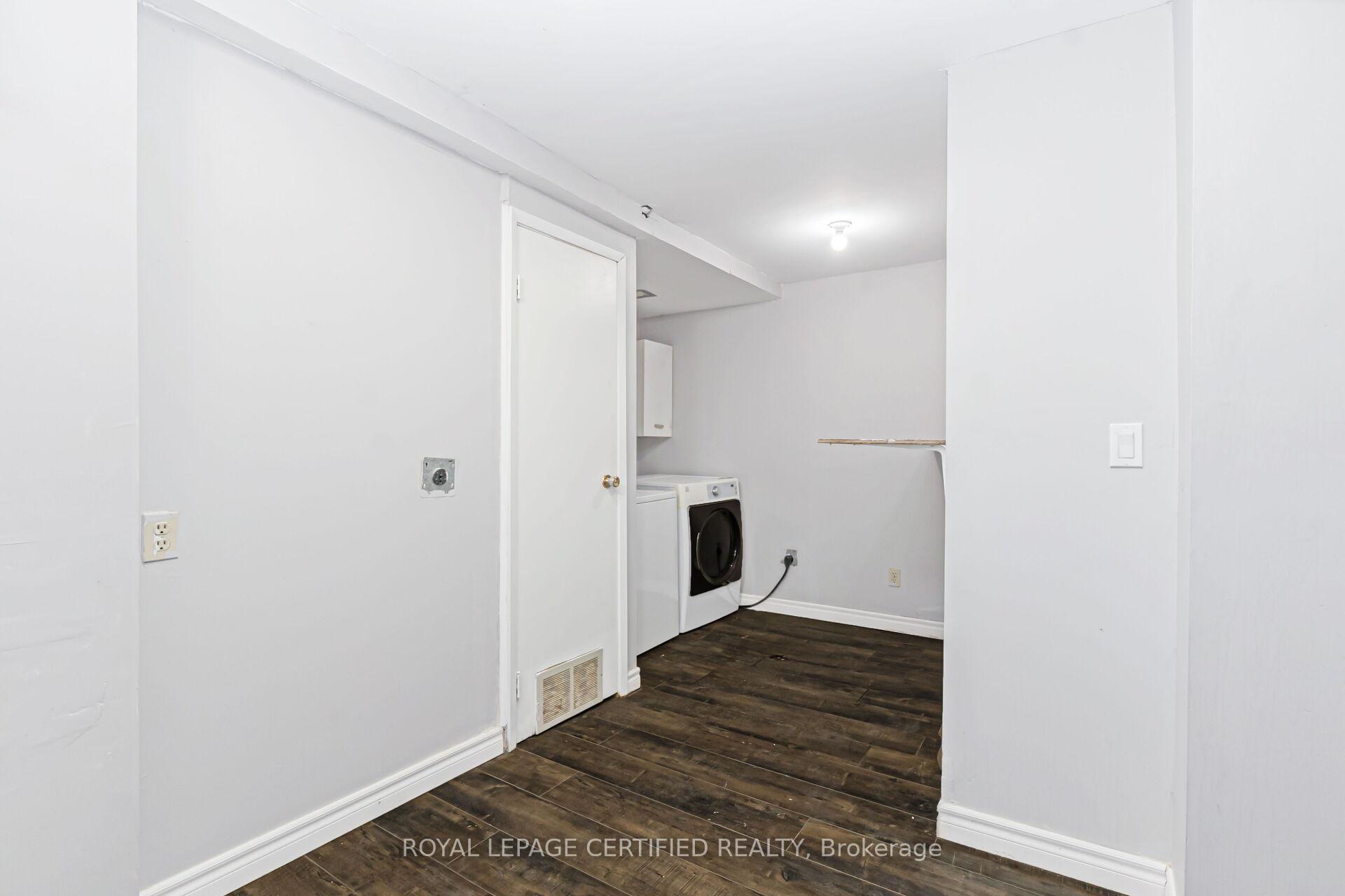 Photo 33 of 412 Pompano Court, Oshawa, Samac — HOMEH