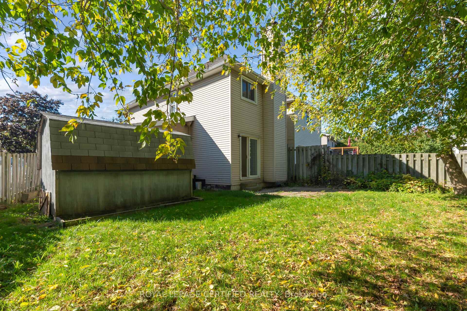 Photo 38 of 412 Pompano Court, Oshawa, Samac — HOMEH