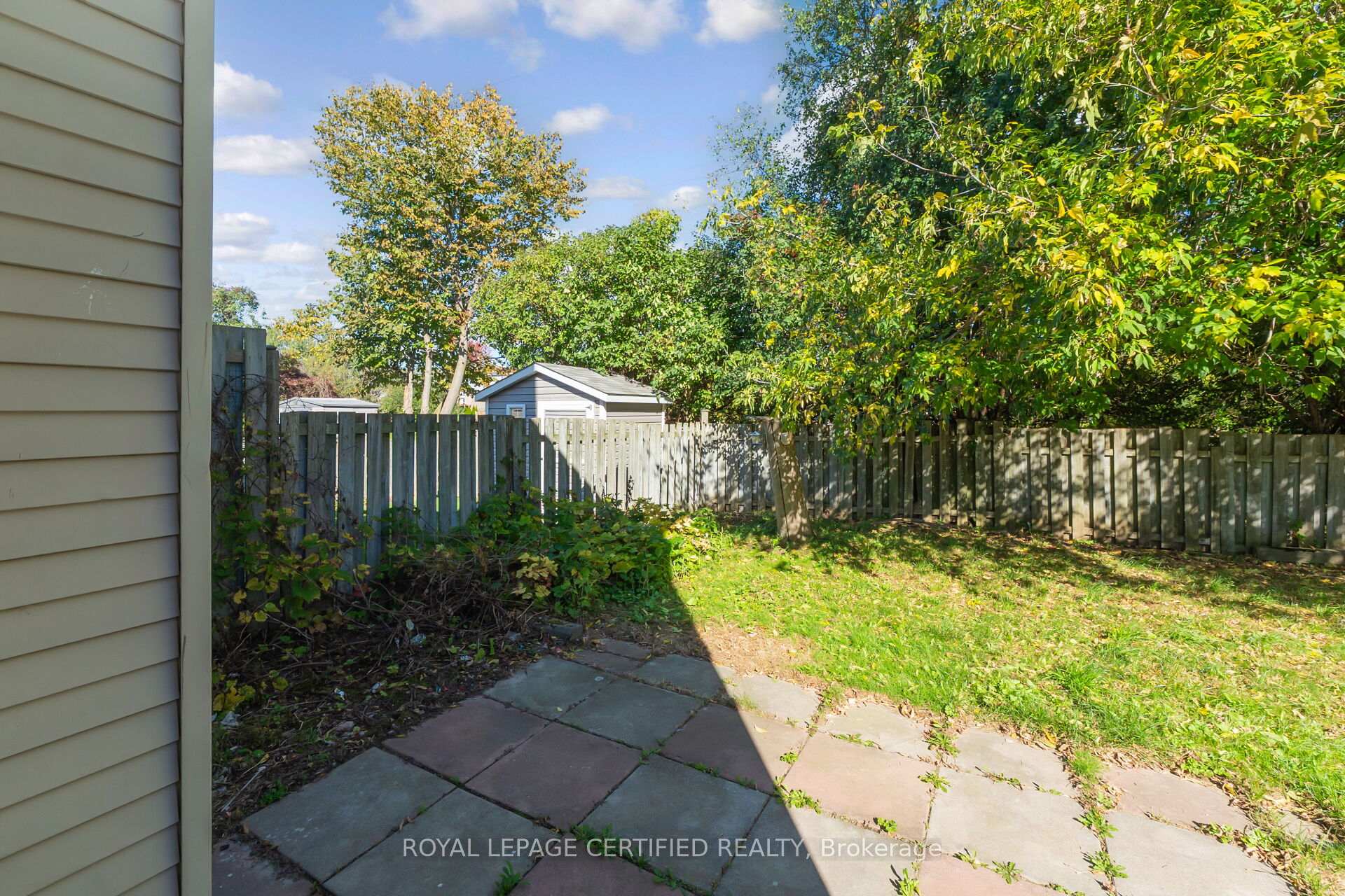 Photo 39 of 412 Pompano Court, Oshawa, Samac — HOMEH