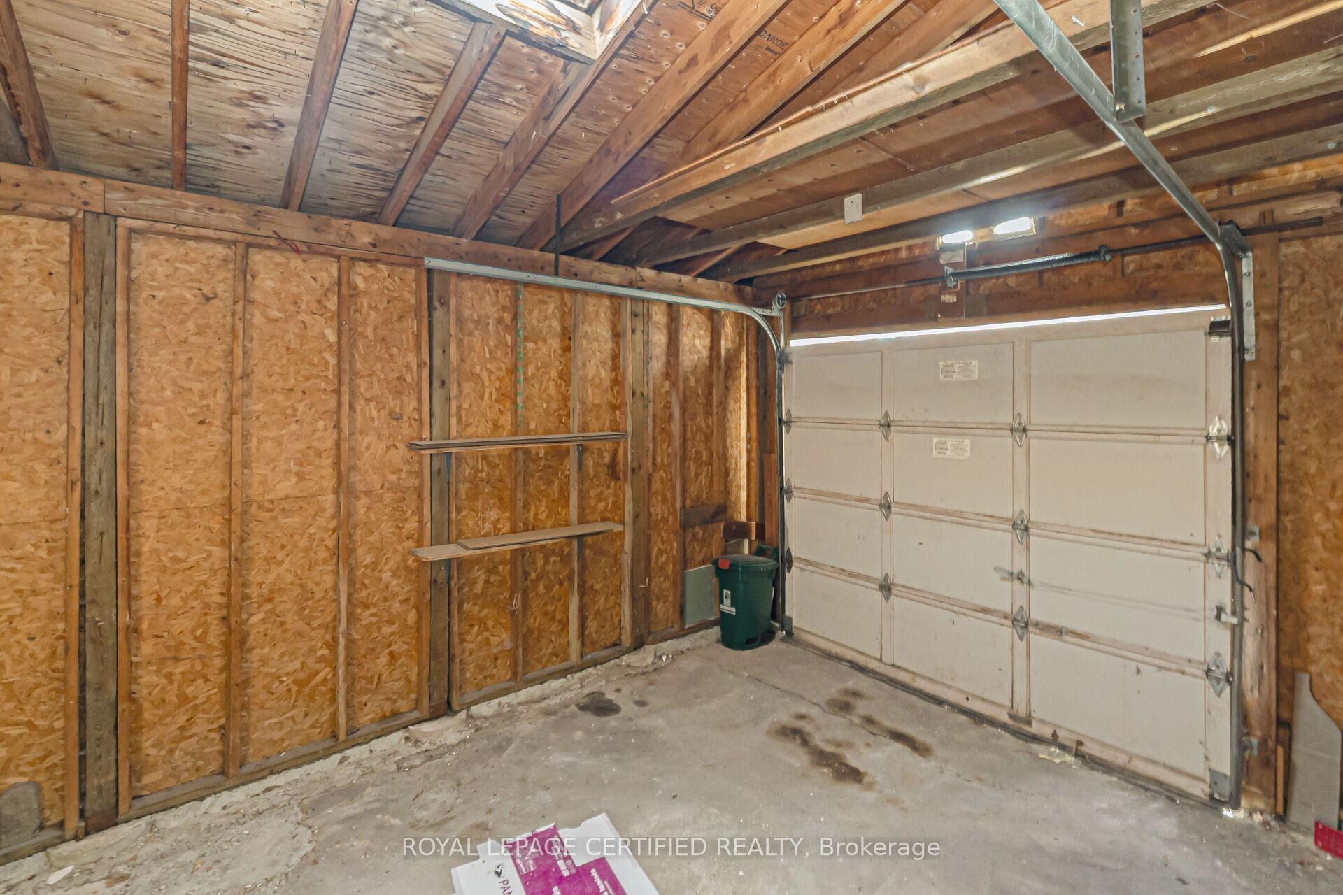 Photo 41 of 412 Pompano Court, Oshawa, Samac — HOMEH