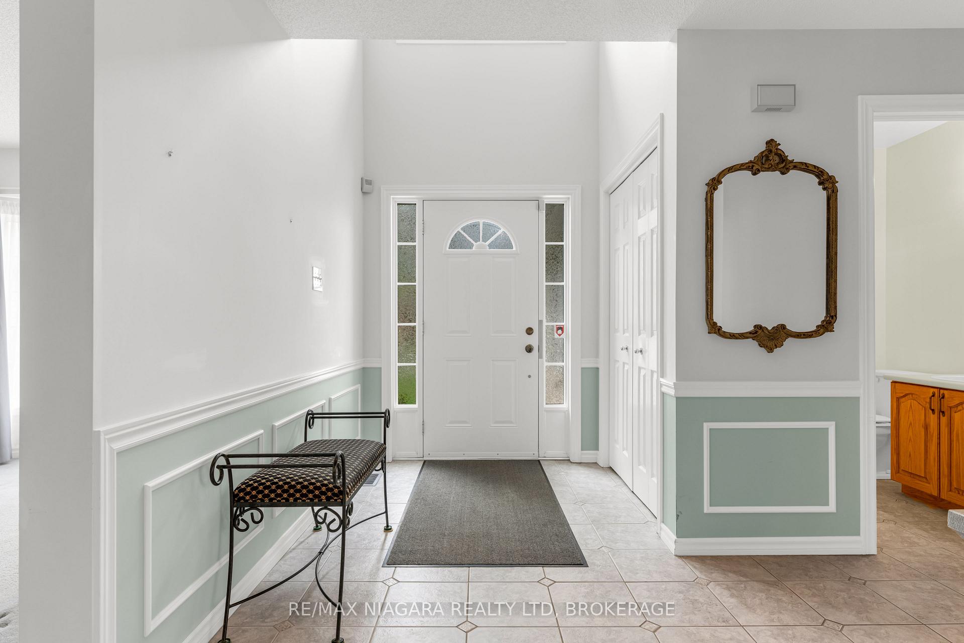 Photo 4 of 28 Woodside Square, Pelham, Fonthill — HOMEH