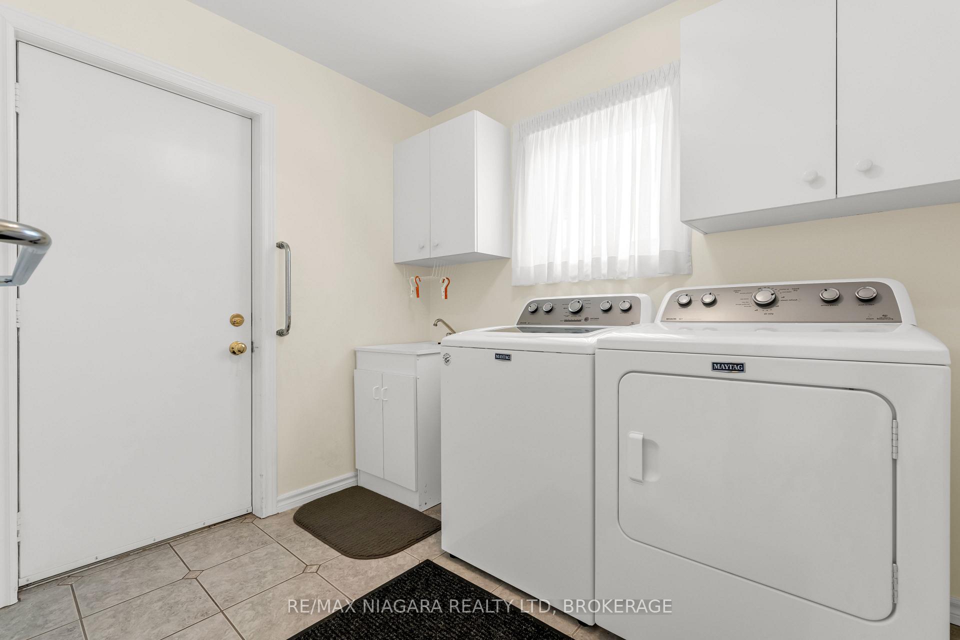 Photo 6 of 28 Woodside Square, Pelham, Fonthill — HOMEH