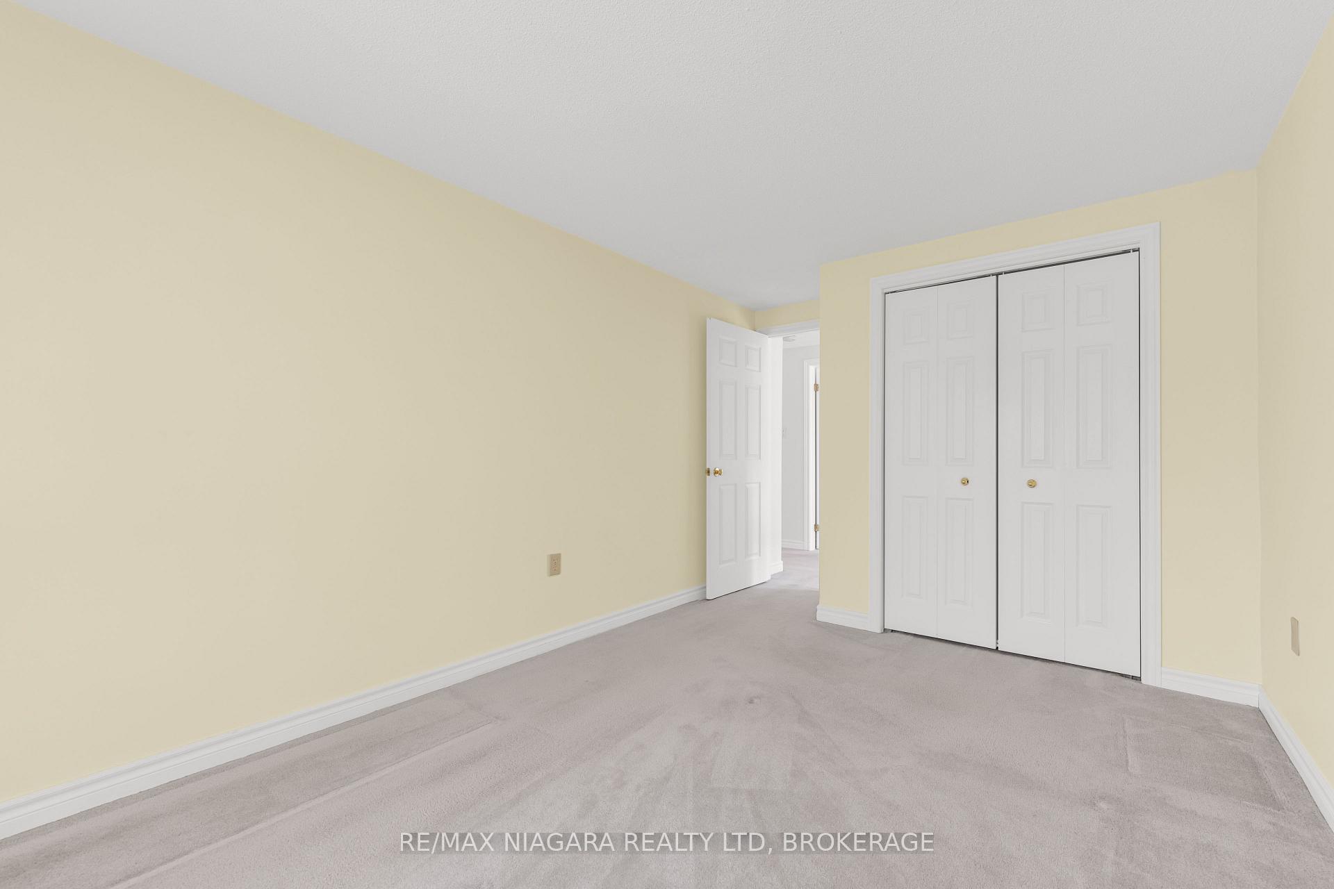 Photo 18 of 28 Woodside Square, Pelham, Fonthill — HOMEH