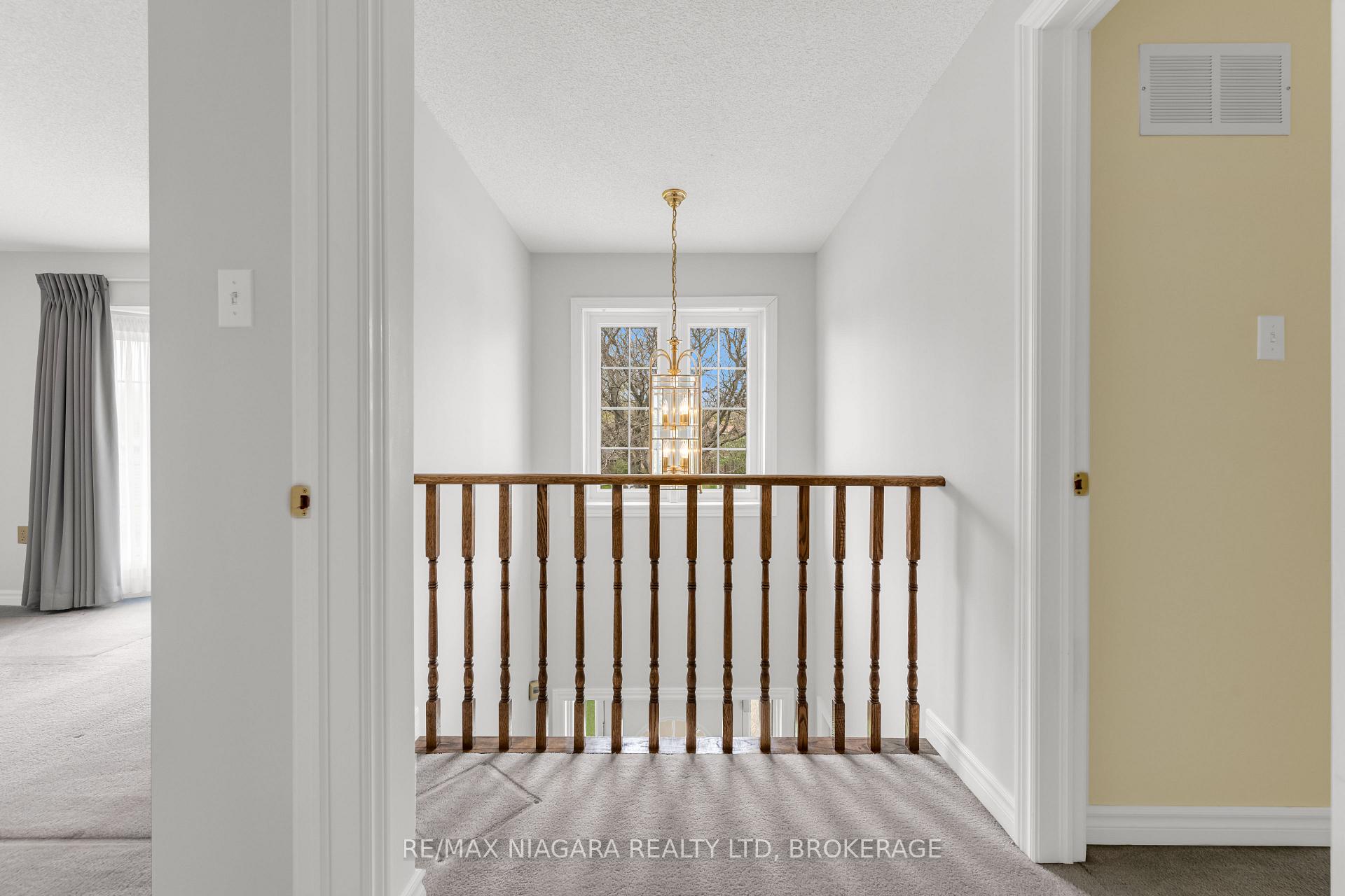Photo 19 of 28 Woodside Square, Pelham, Fonthill — HOMEH