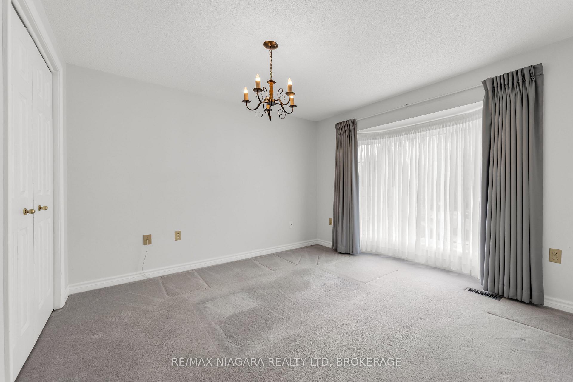 Photo 20 of 28 Woodside Square, Pelham, Fonthill — HOMEH