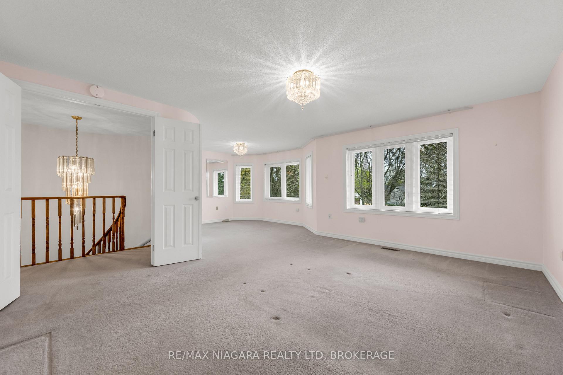 Photo 25 of 28 Woodside Square, Pelham, Fonthill — HOMEH