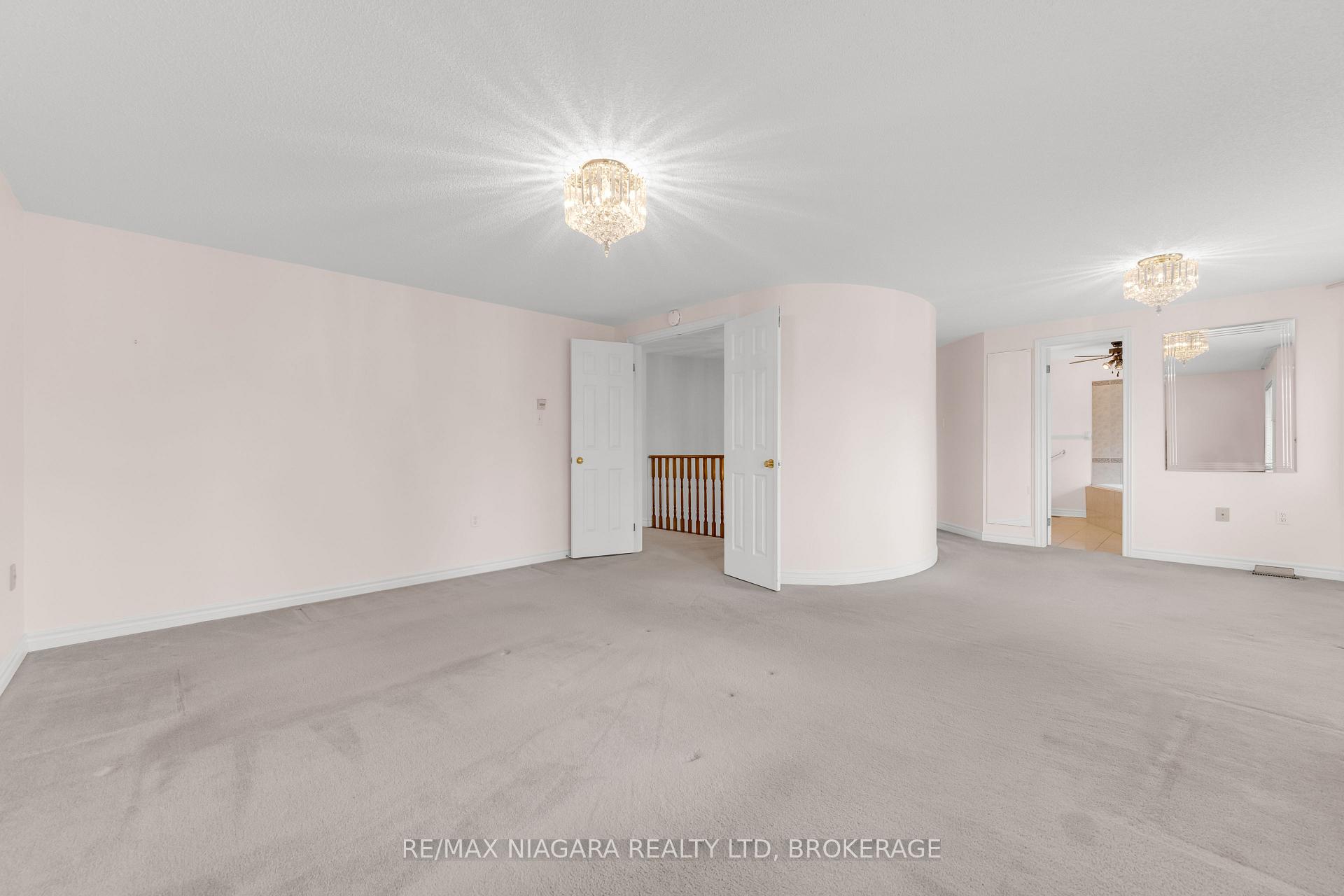 Photo 26 of 28 Woodside Square, Pelham, Fonthill — HOMEH
