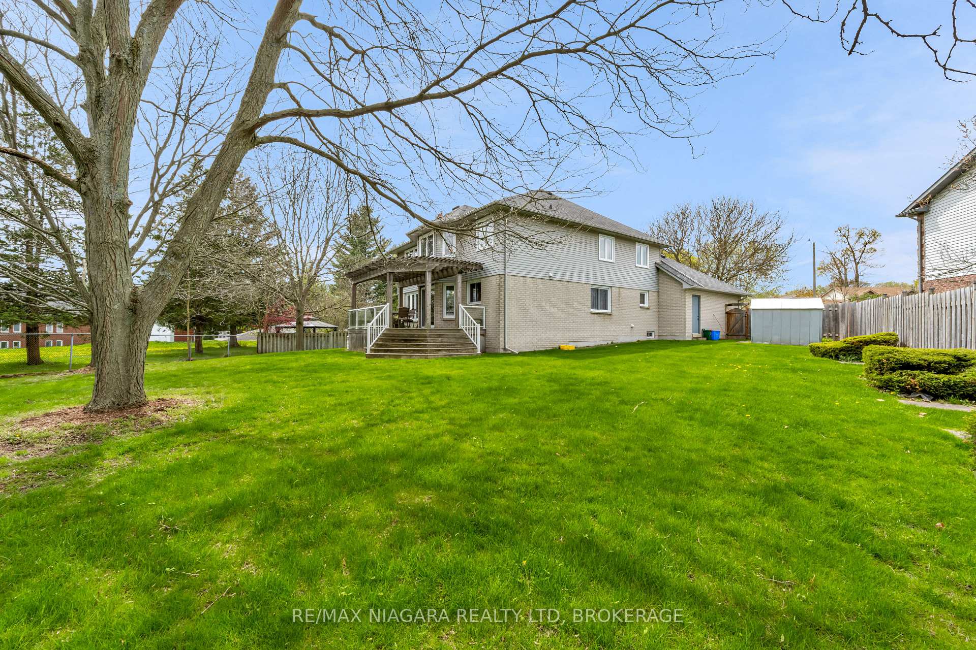 Photo 33 of 28 Woodside Square, Pelham, Fonthill — HOMEH