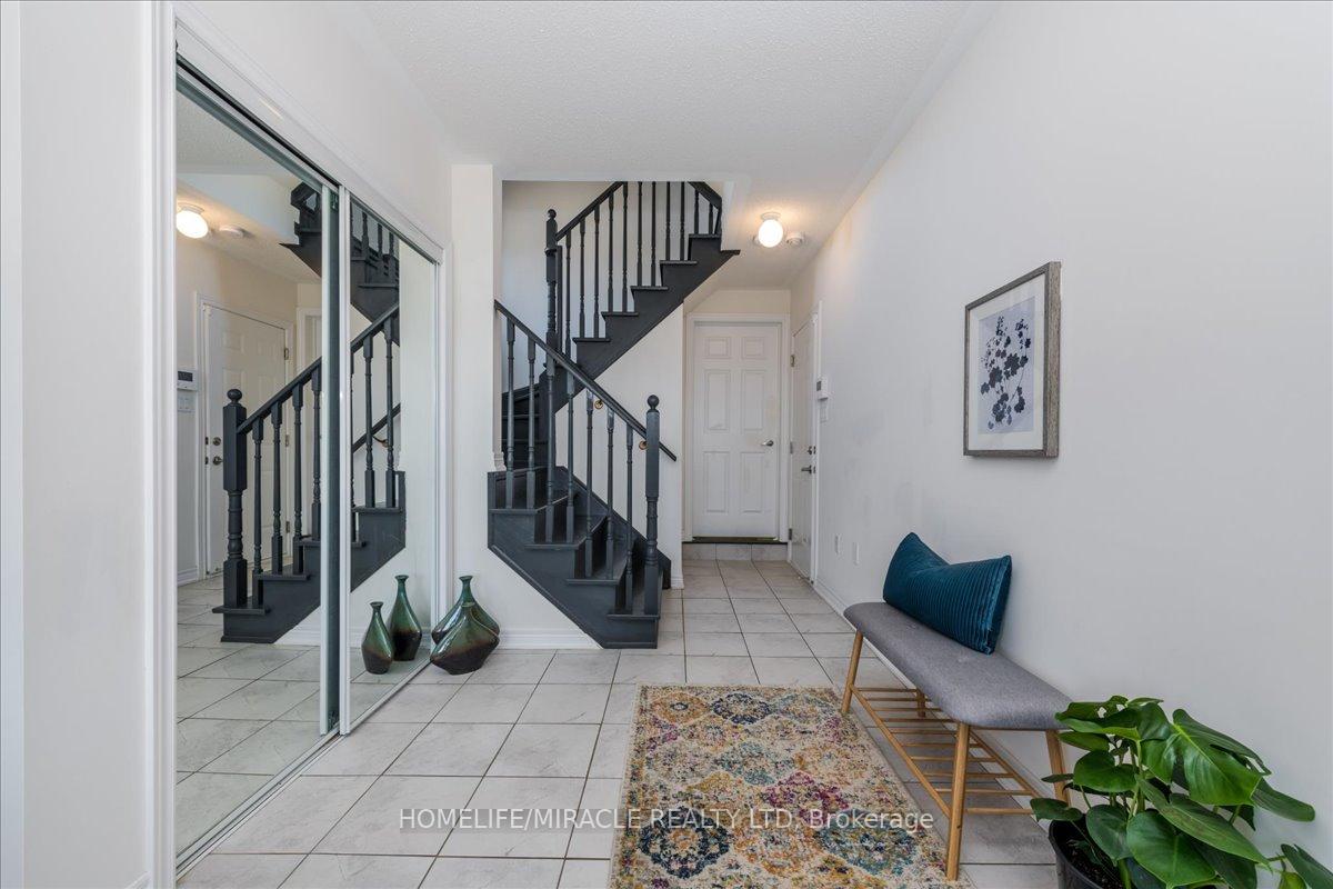 Photo 3 of 12 Janes Crescent, New Tecumseth, Alliston — HOMEH