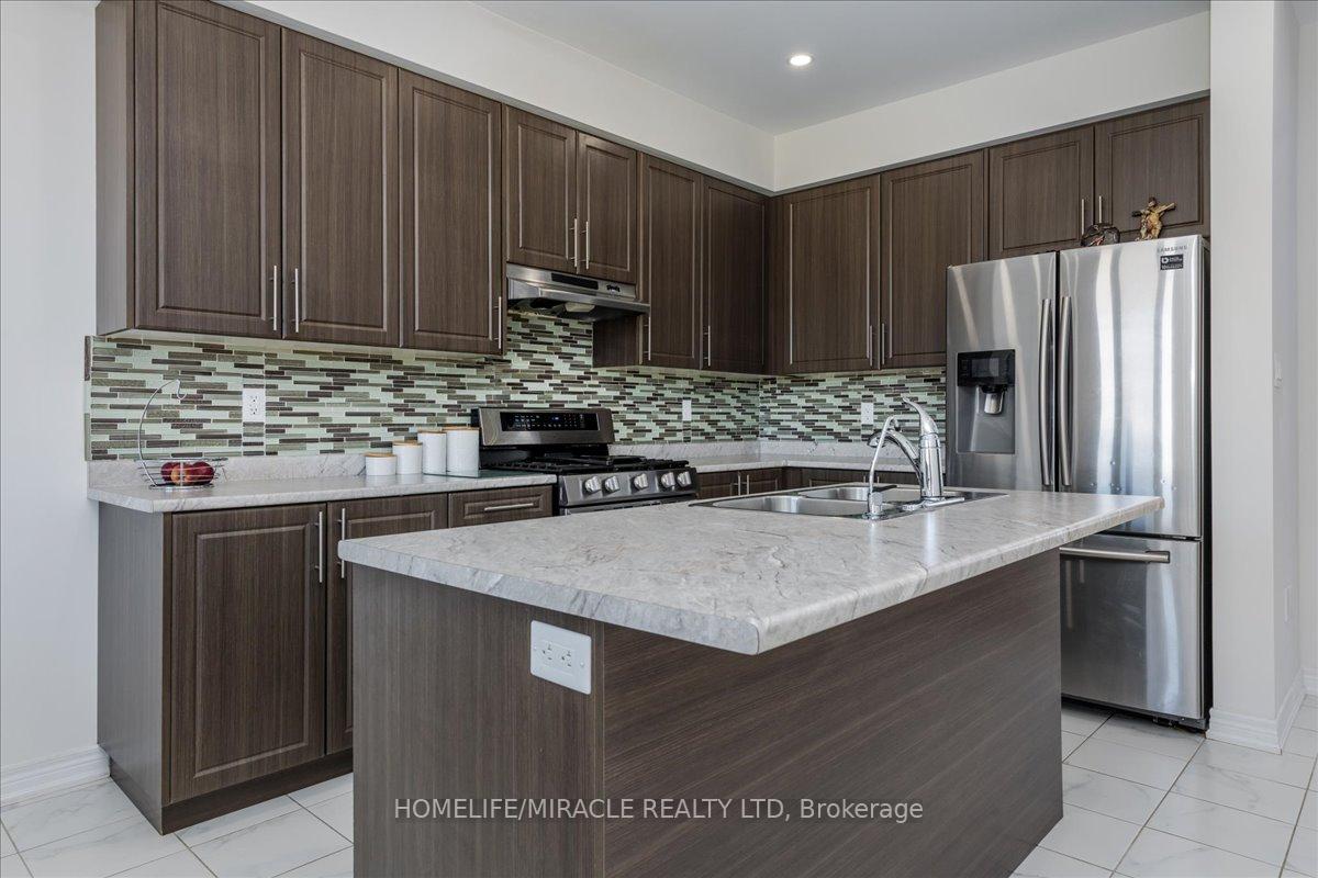 Photo 4 of 12 Janes Crescent, New Tecumseth, Alliston — HOMEH