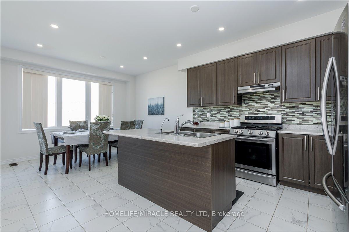 Photo 7 of 12 Janes Crescent, New Tecumseth, Alliston — HOMEH