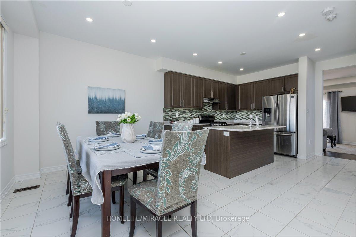 Photo 9 of 12 Janes Crescent, New Tecumseth, Alliston — HOMEH