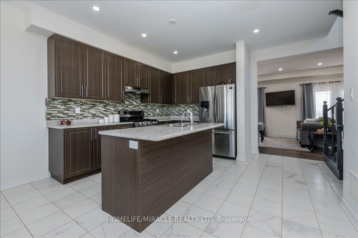 Photo 10 of 12 Janes Crescent, New Tecumseth, Alliston — HOMEH