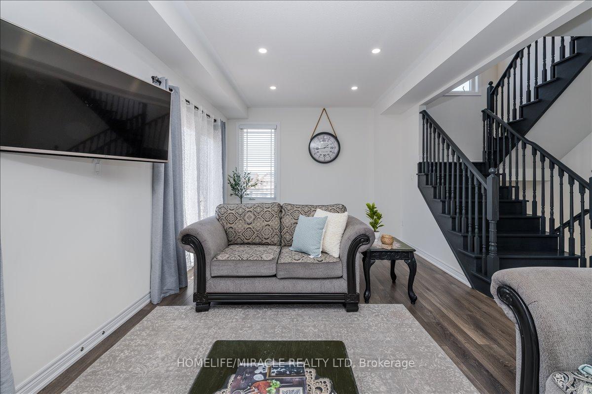 Photo 12 of 12 Janes Crescent, New Tecumseth, Alliston — HOMEH