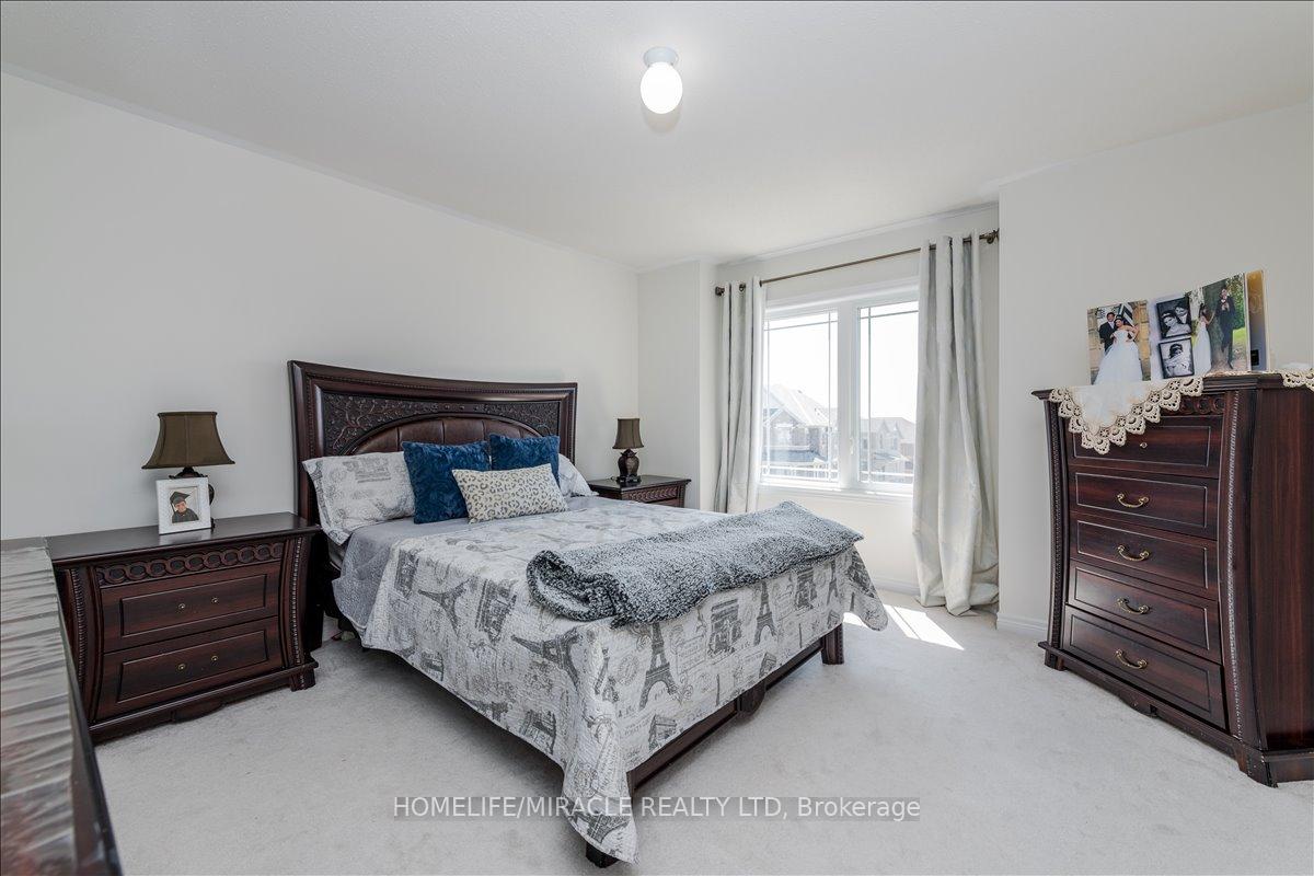 Photo 21 of 12 Janes Crescent, New Tecumseth, Alliston — HOMEH