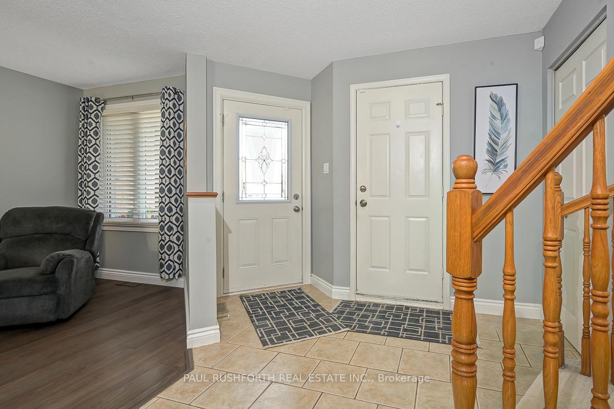 Photo 4 of 1829 Hialeah Drive, Ottawa, Fallingbrook/Gardenway South — HOMEH