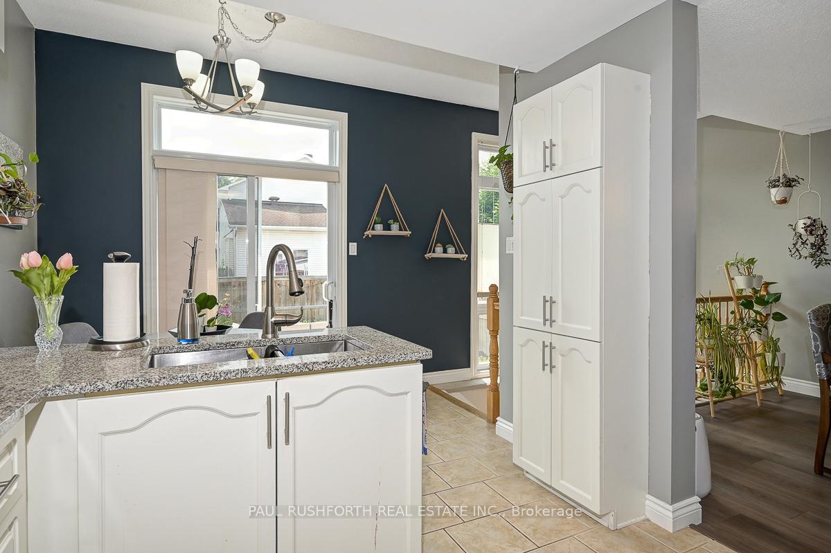 Photo 13 of 1829 Hialeah Drive, Ottawa, Fallingbrook/Gardenway South — HOMEH