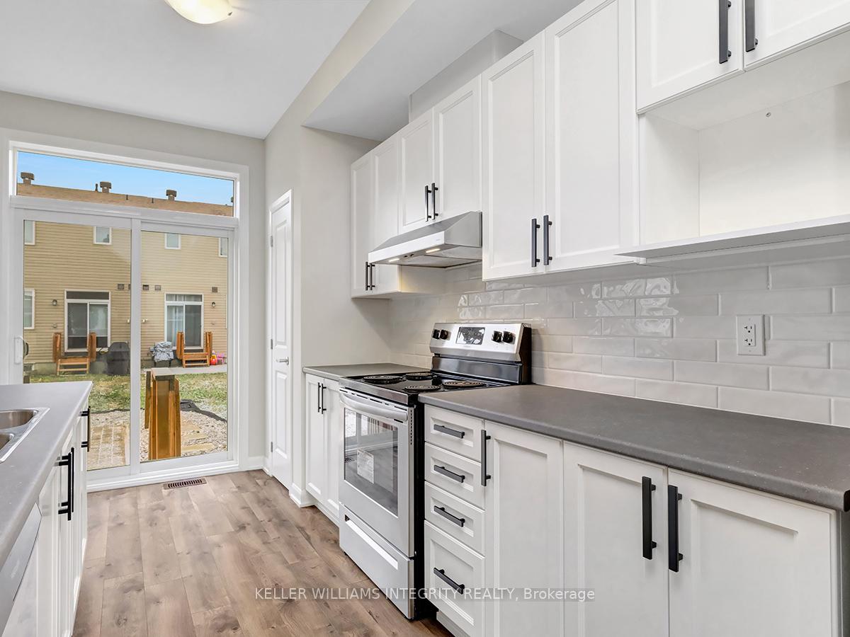 Photo 10 of 555 Decoeur Drive, Ottawa, Avalon West — HOMEH