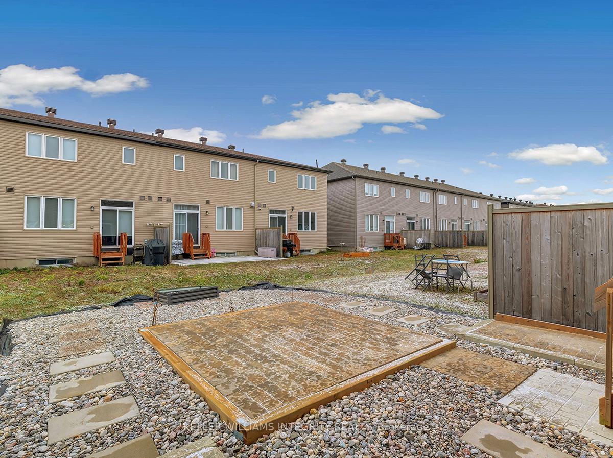 Photo 29 of 555 Decoeur Drive, Ottawa, Avalon West — HOMEH