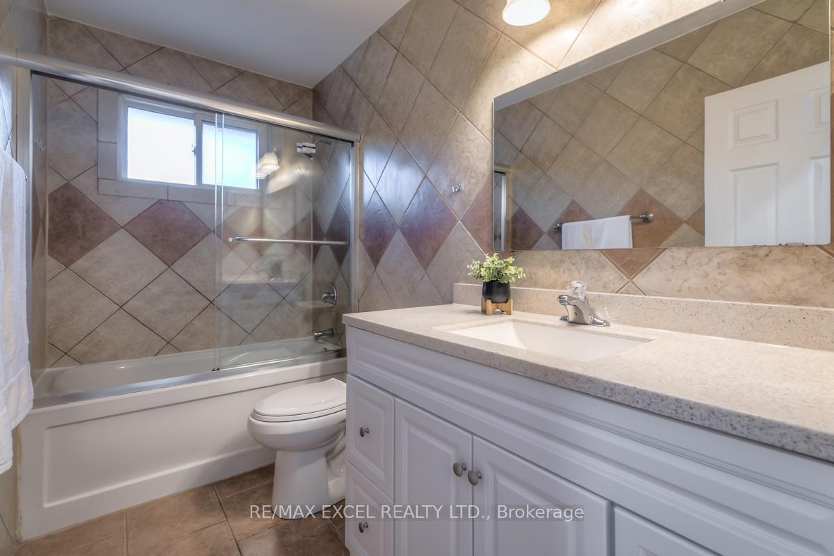 Photo 25 of 91 Wayne Avenue, Oshawa, Centennial — HOMEH