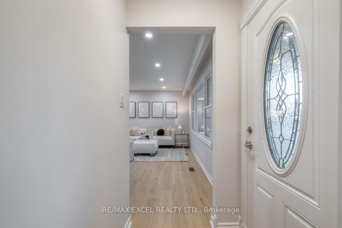 Photo 37 of 91 Wayne Avenue, Oshawa, Centennial — HOMEH