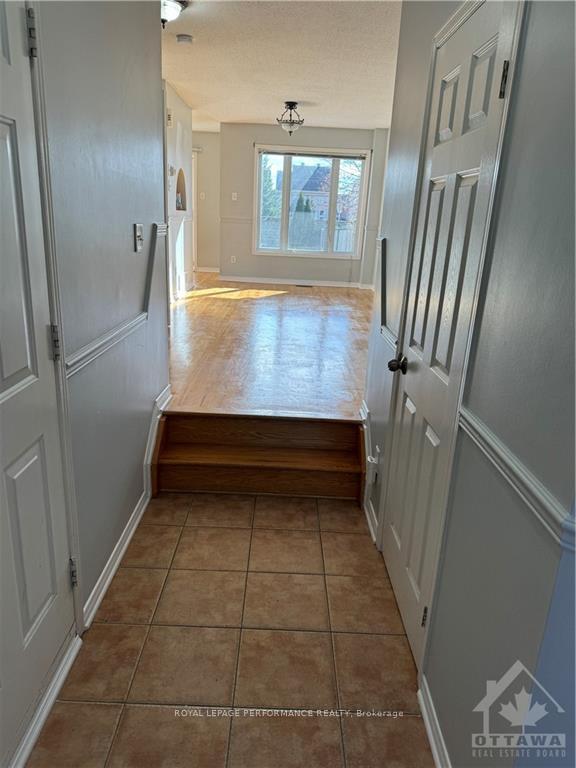 Photo 4 of 1098 Ballantyne Drive, Ottawa, Fallingbrook/Gardenway South — HOMEH