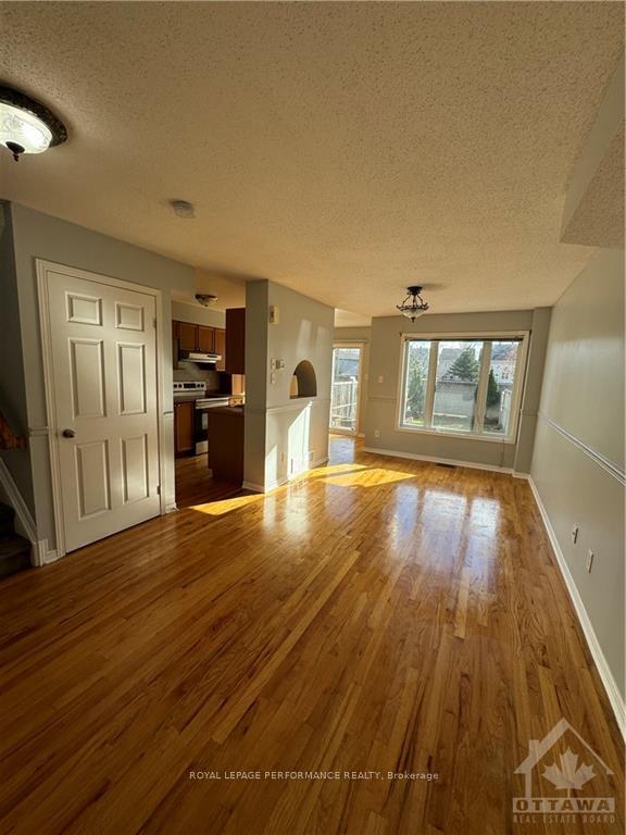 Photo 8 of 1098 Ballantyne Drive, Ottawa, Fallingbrook/Gardenway South — HOMEH