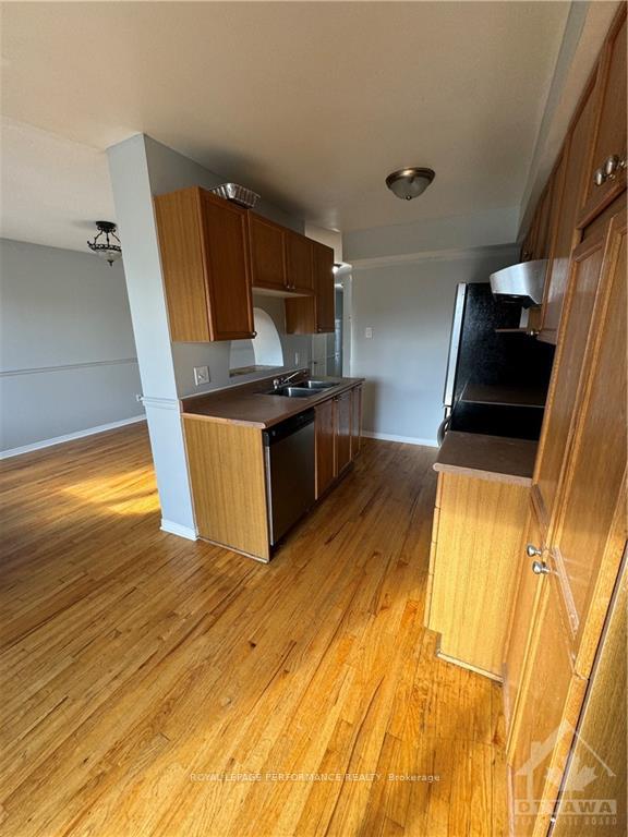 Photo 12 of 1098 Ballantyne Drive, Ottawa, Fallingbrook/Gardenway South — HOMEH